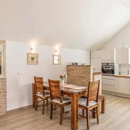 Kristina - - Topici, Private Outdoor Swimmingpool, Wifi Semesterbostad *