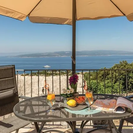 Holiday home Kristina - - Topici, Private Outdoor Swimmingpool, Wifi