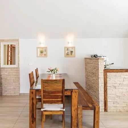 Kristina - - Topici, Private Outdoor Swimmingpool, Wifi Holiday home *