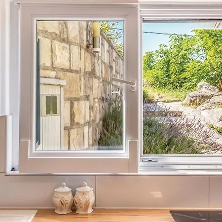 Kristina - - Topici, Private Outdoor Swimmingpool, Wifi * Baška Voda