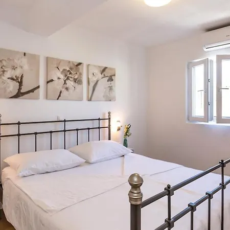 Сasa de vacaciones Kristina - - Topici, Private Outdoor Swimmingpool, Wifi